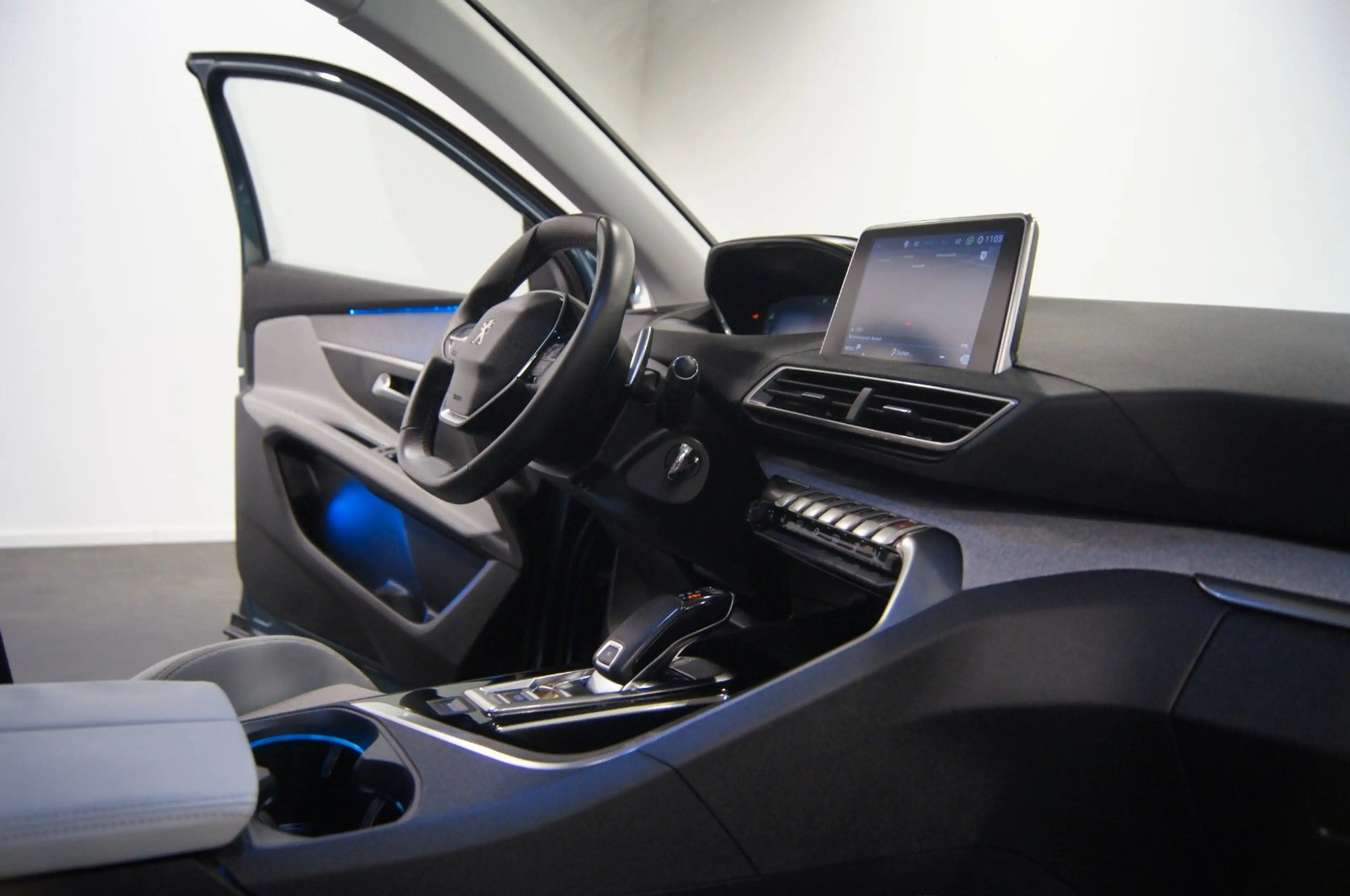 Peugeot 5008 Allure|LED|360°|7SITZ|AMBI|AUTOM. — photo 6