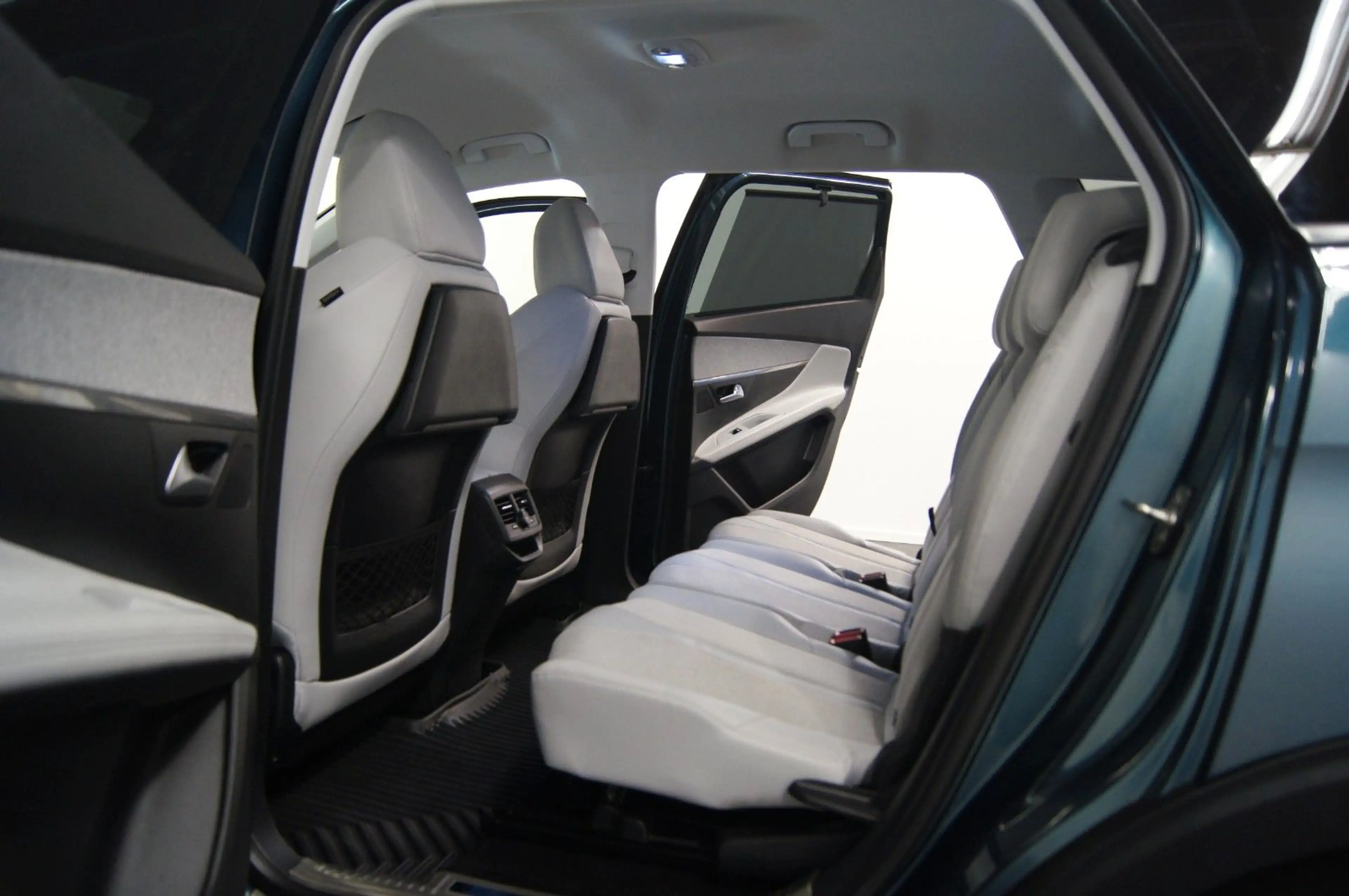 Peugeot 5008 Allure|LED|360°|7SITZ|AMBI|AUTOM. — photo 8