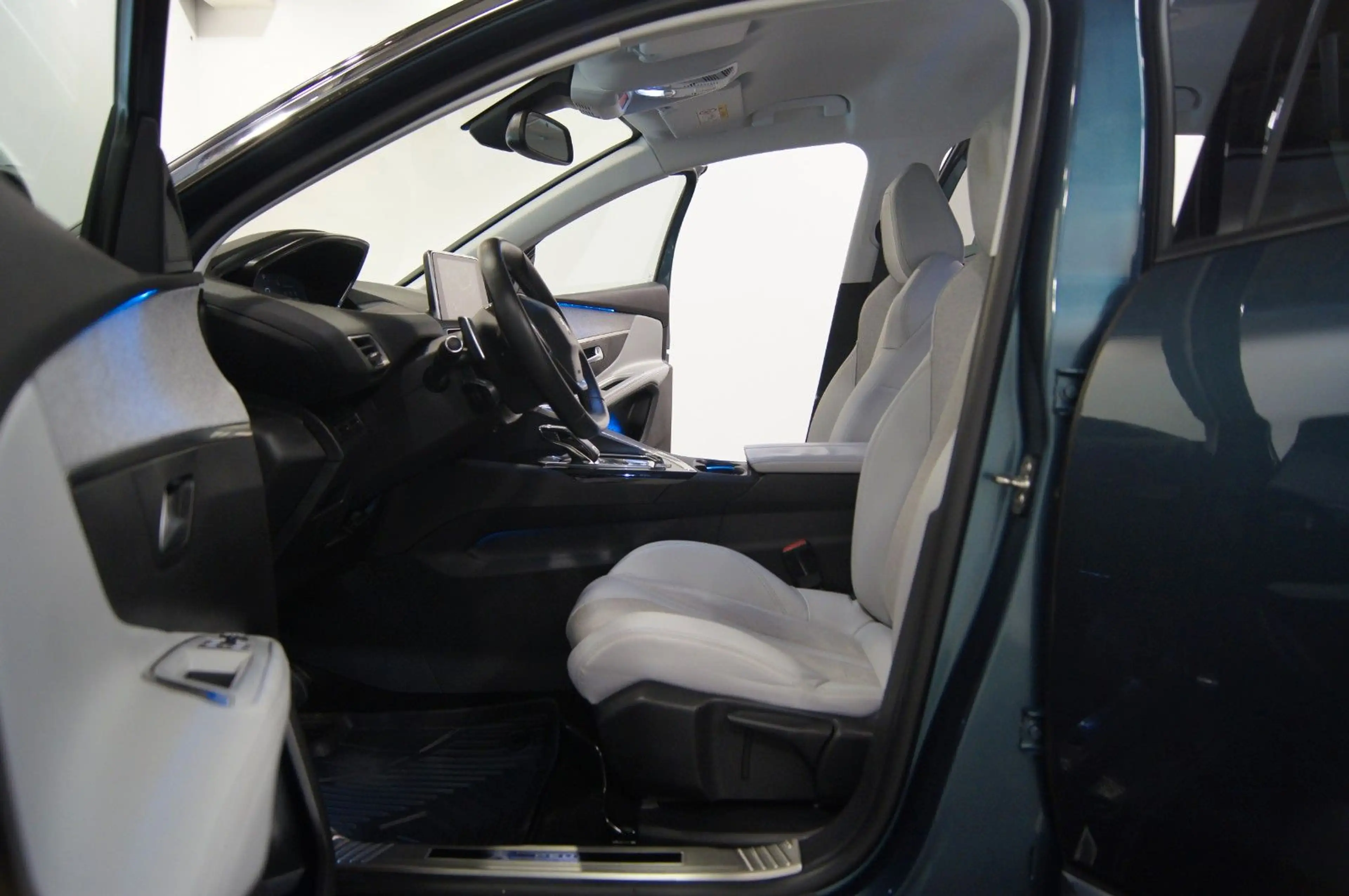 Peugeot 5008 Allure|LED|360°|7SITZ|AMBI|AUTOM. — photo 2