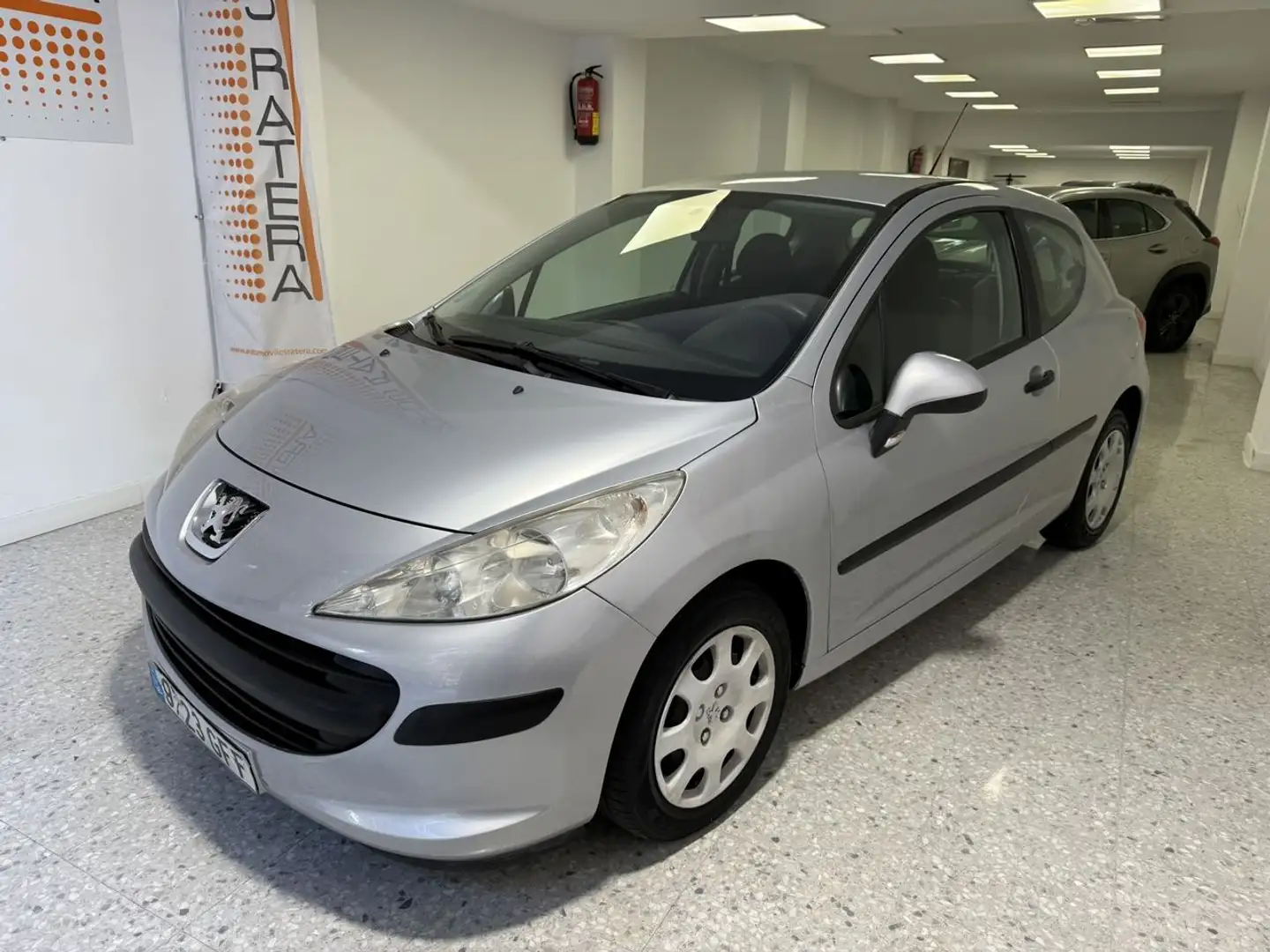 Peugeot 207 1.4i Urban 75 Zilver - 1