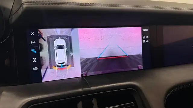 Porsche Taycan view 12