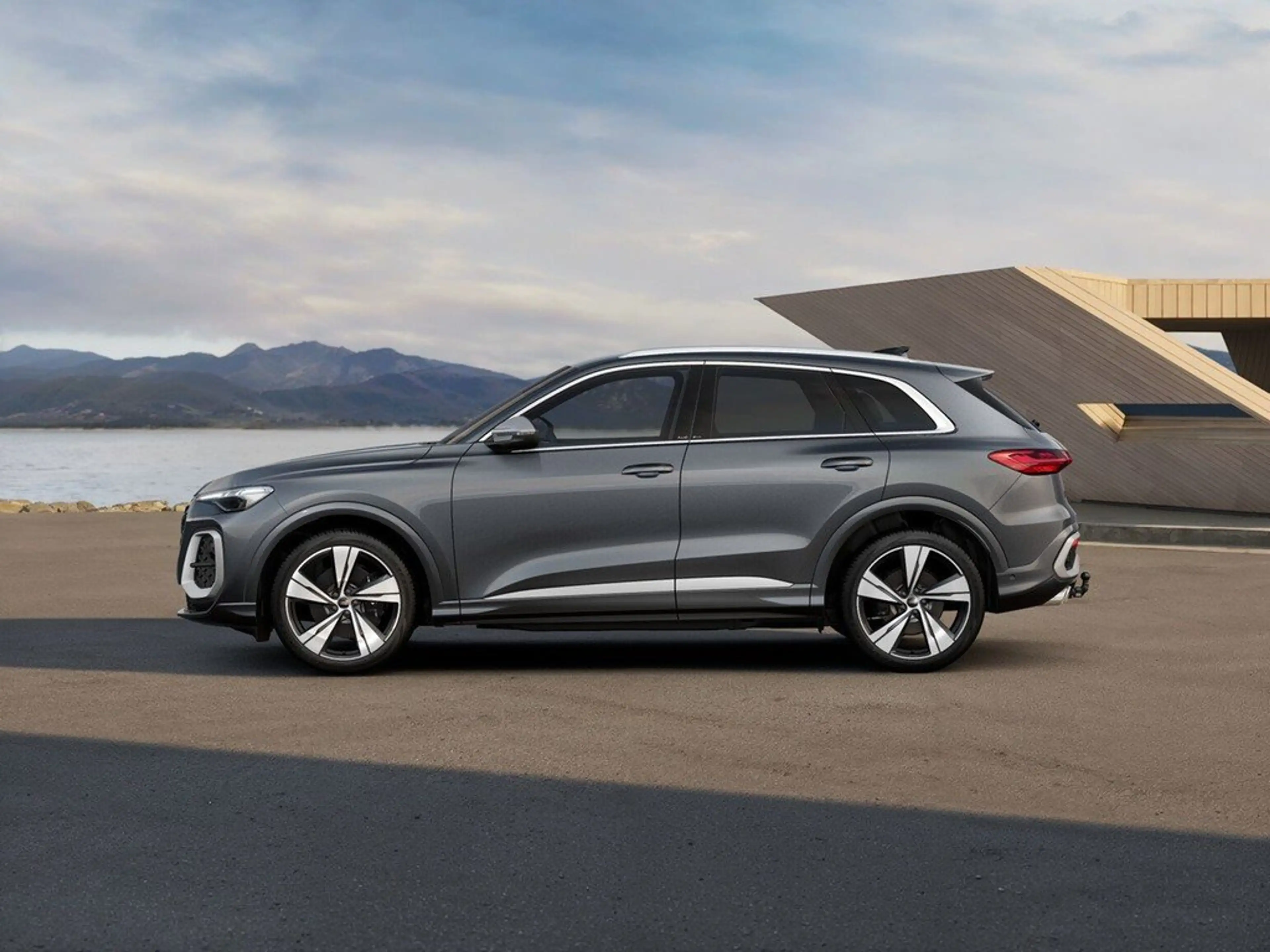 Audi SQ5 SUV TFSI 270 kW — photo 3
