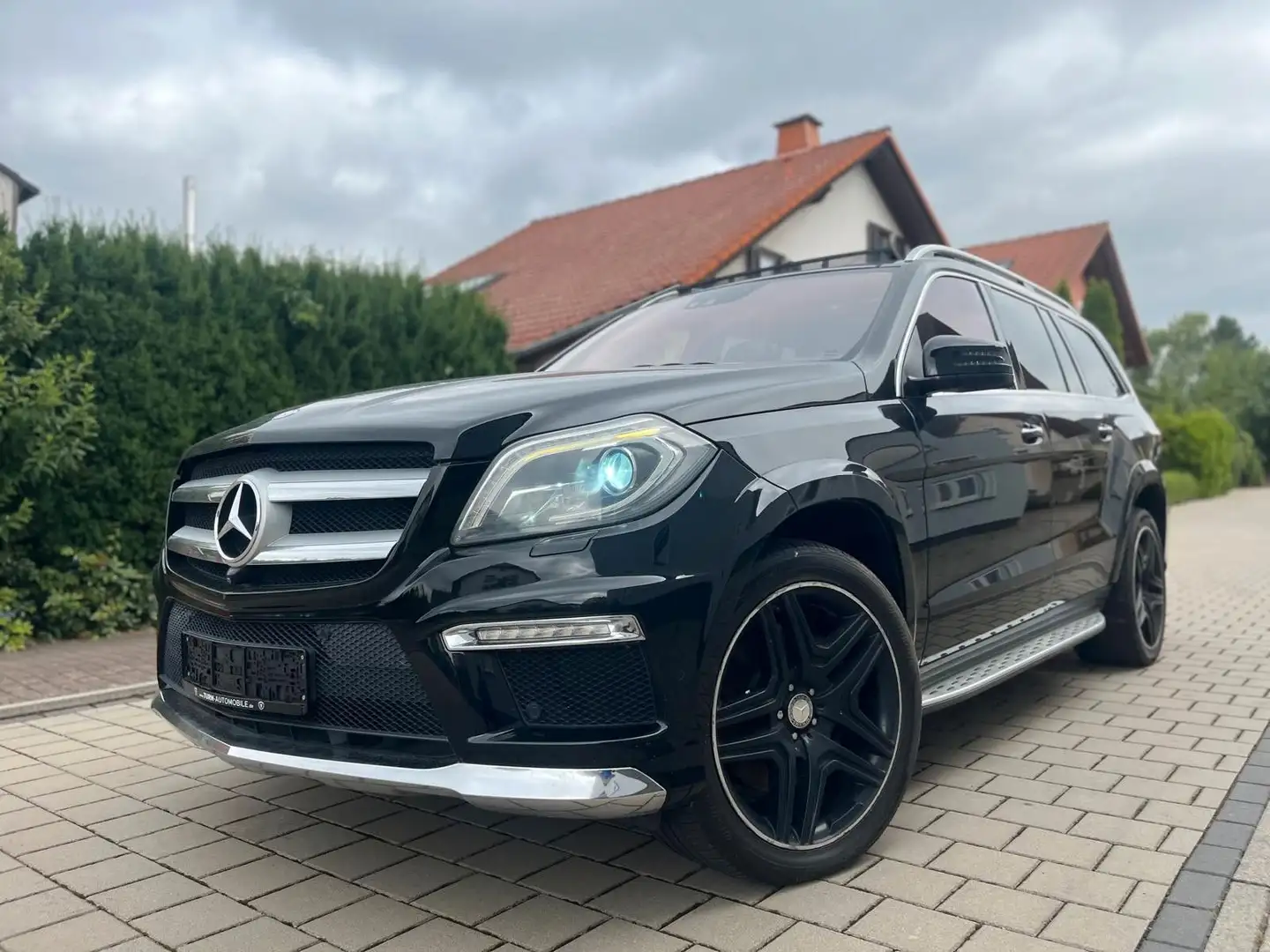 Mercedes-Benz GL 500 BlueE 4Matic AMG-Line|7-Sitzer|Voll|AHK Schwarz - 1