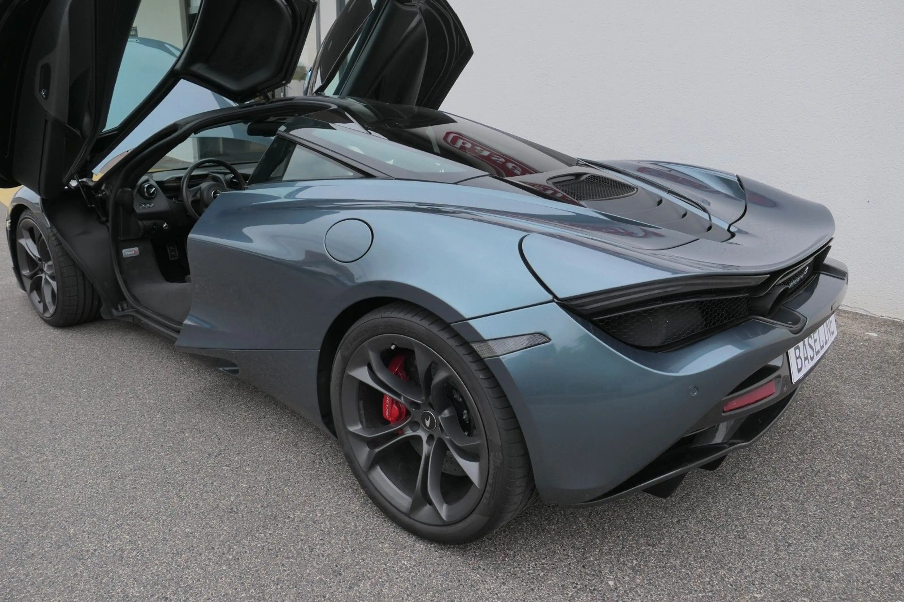 McLaren 720S - 360° - Lift - B&W — photo 3