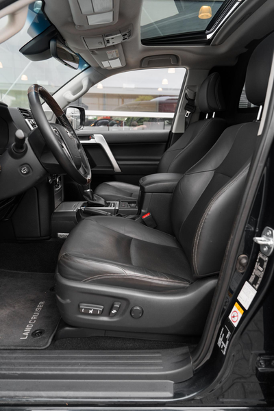 Toyota Land Cruiser 2.8 D-4D-F Executive Blind Van — photo 10