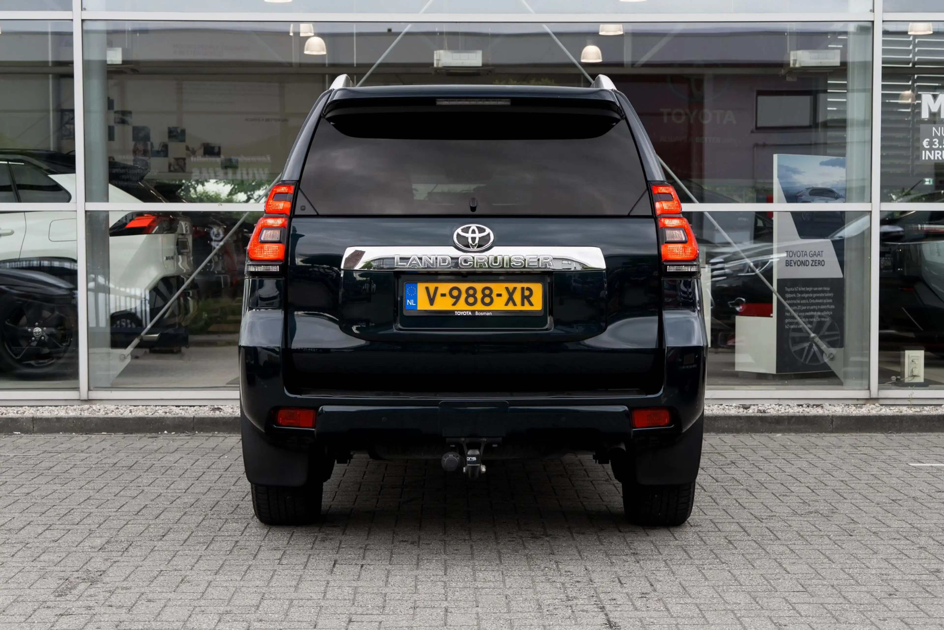 Toyota Land Cruiser 2.8 D-4D-F Executive Blind Van — photo 14