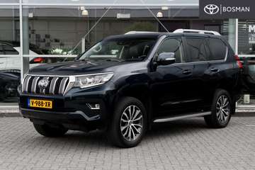 2.8 D-4D-F Executive Blind Van