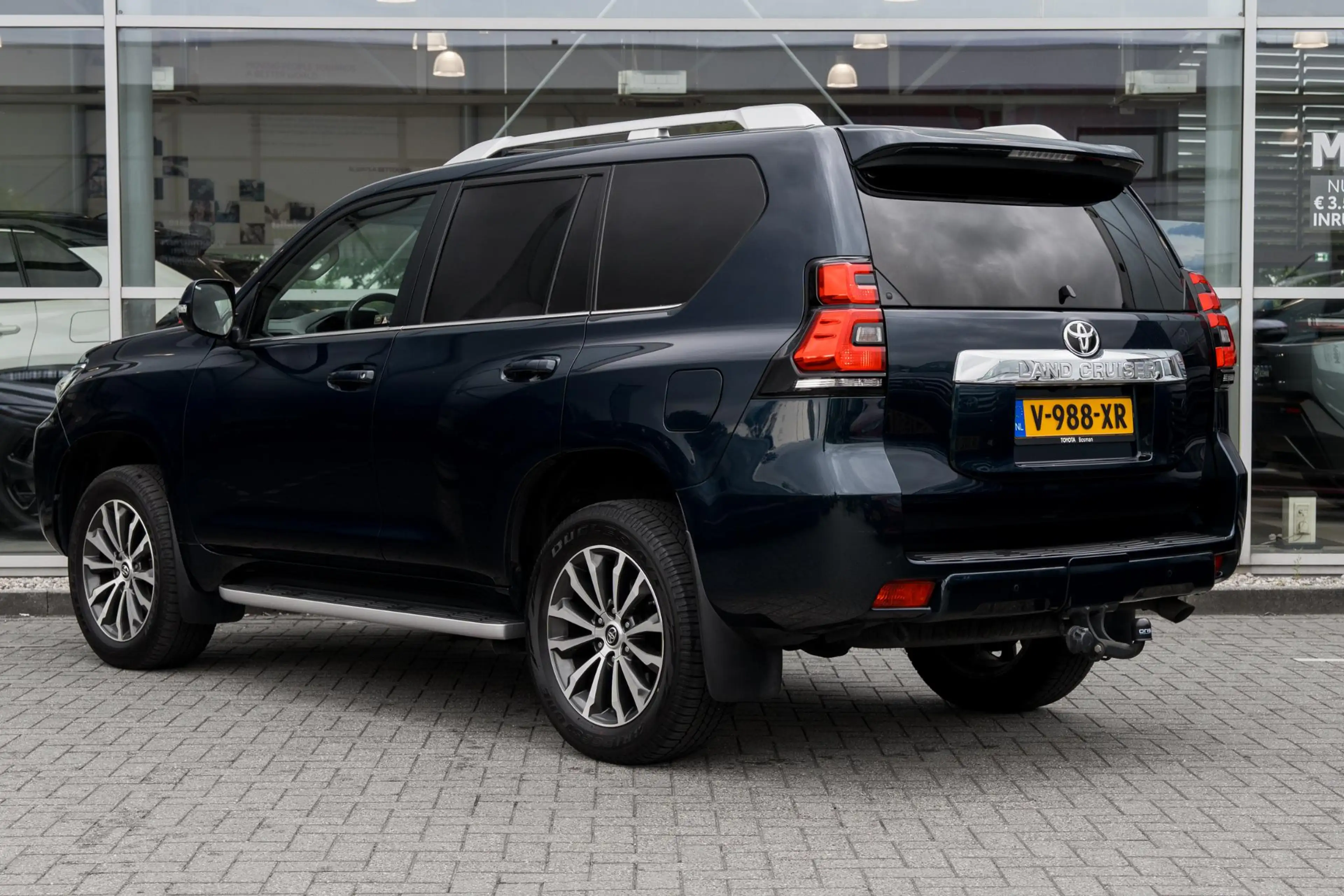 Toyota Land Cruiser 2.8 D-4D-F Executive Blind Van — photo 13