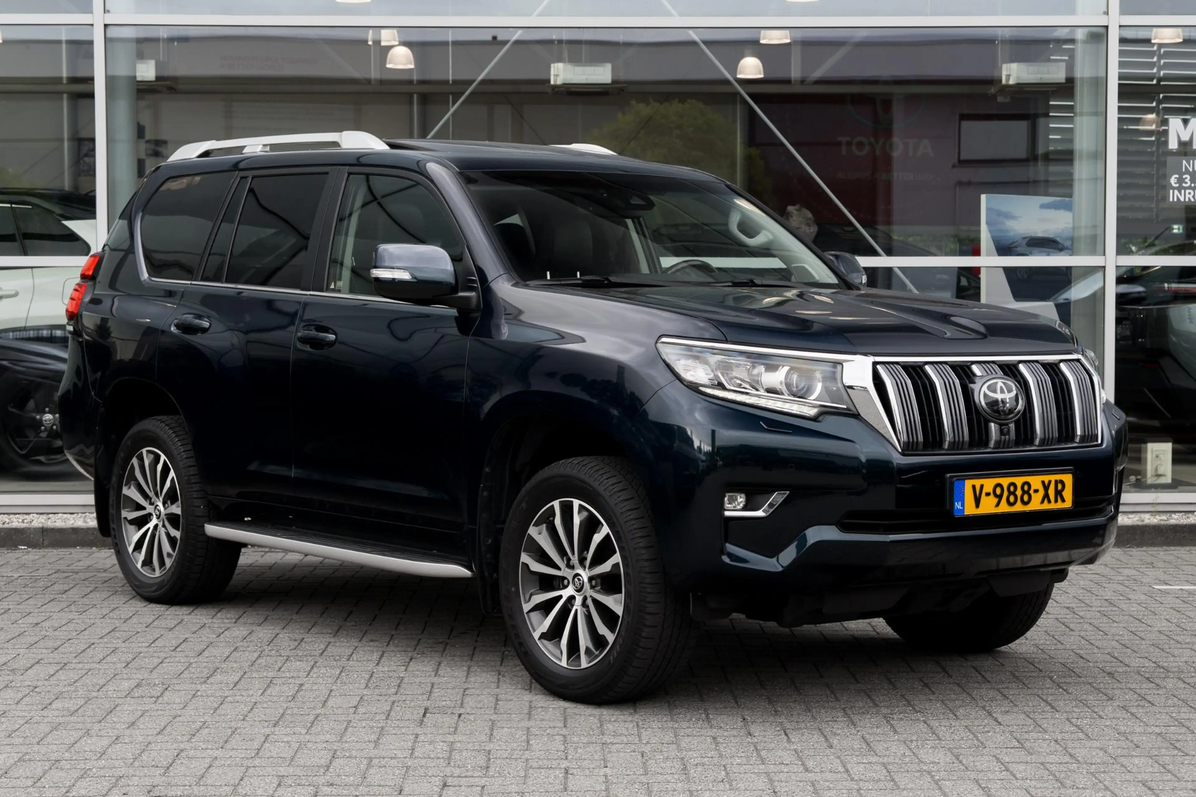 Toyota Land Cruiser 2.8 D-4D-F Executive Blind Van — photo 7