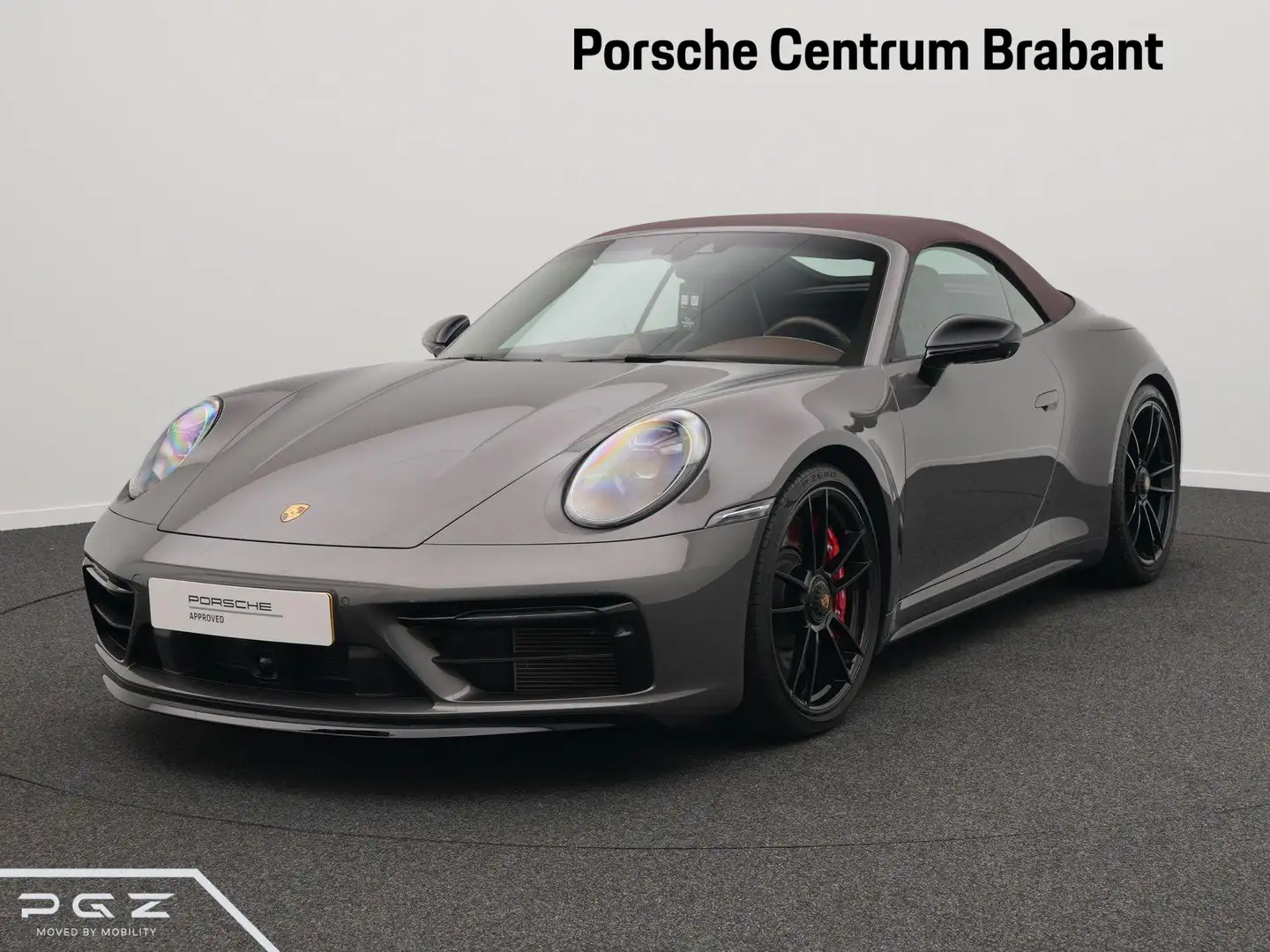 Porsche 992 Carrera 4 GTS Cabriolet Grijs - 1