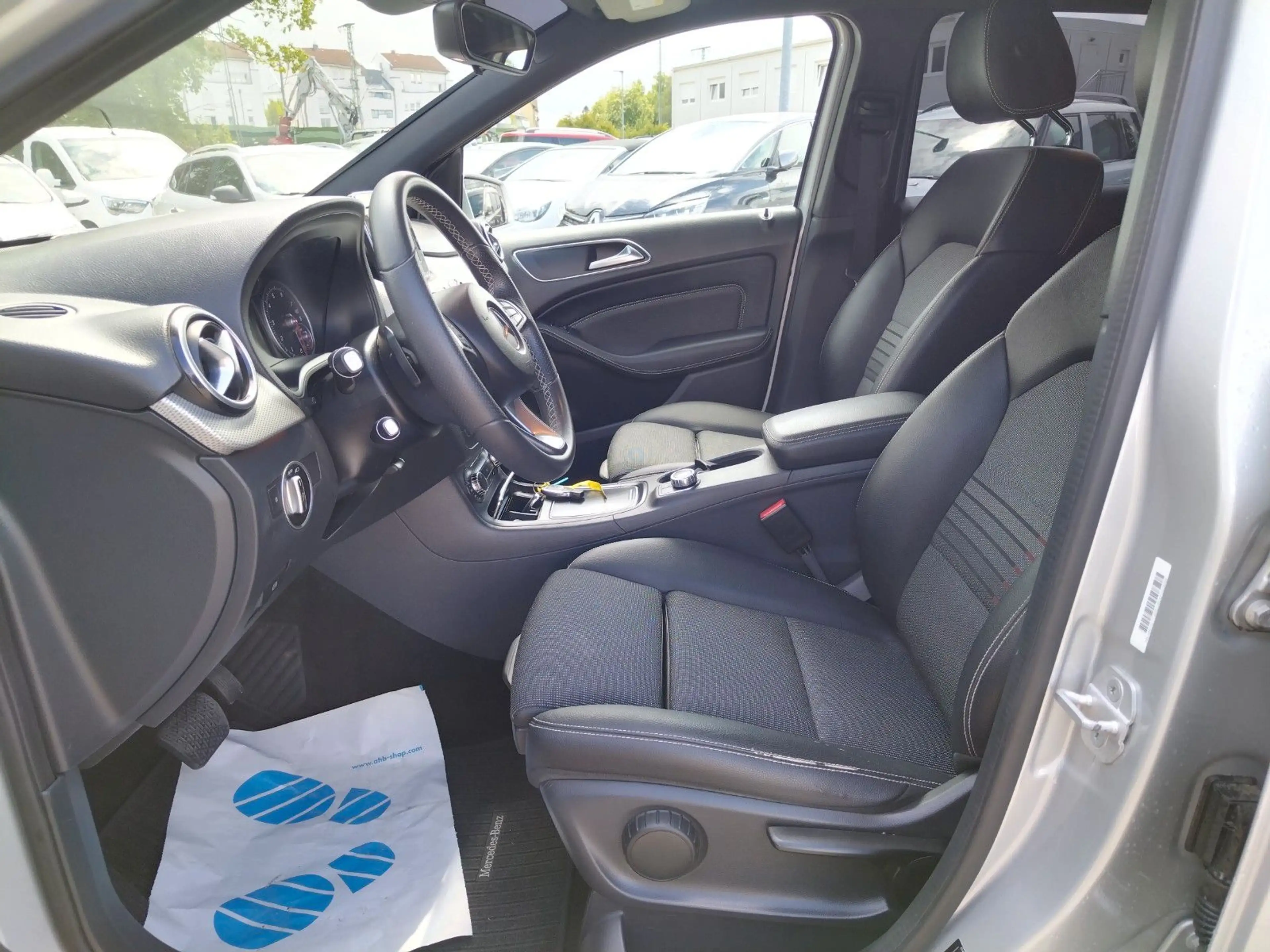 Mercedes-Benz B 200 +TÜV/NEU+GARANTIE+NAVI+PDC+SHZ+AHK+EURO 6 — photo 9
