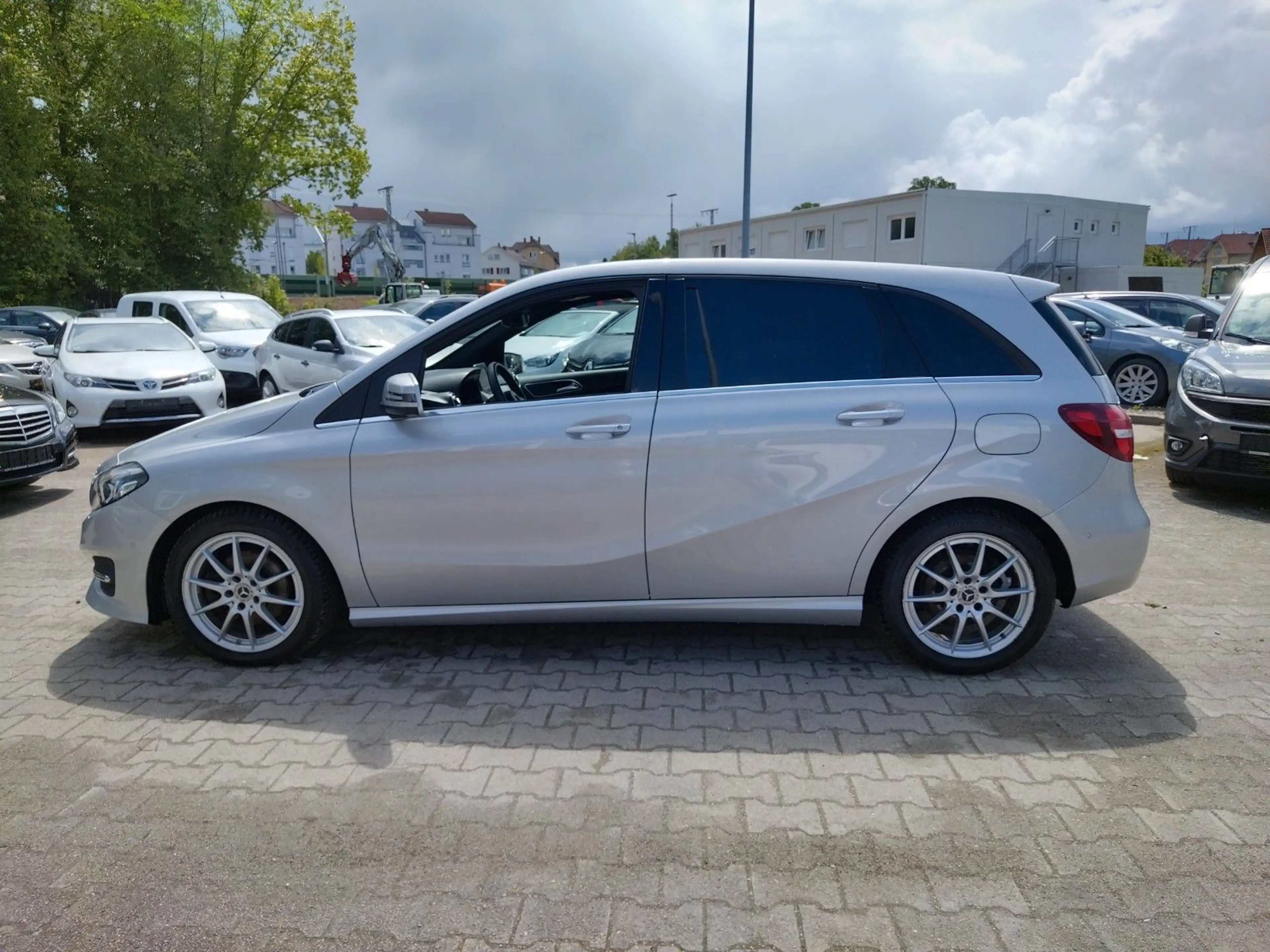 Mercedes-Benz B 200 +TÜV/NEU+GARANTIE+NAVI+PDC+SHZ+AHK+EURO 6 — photo 8