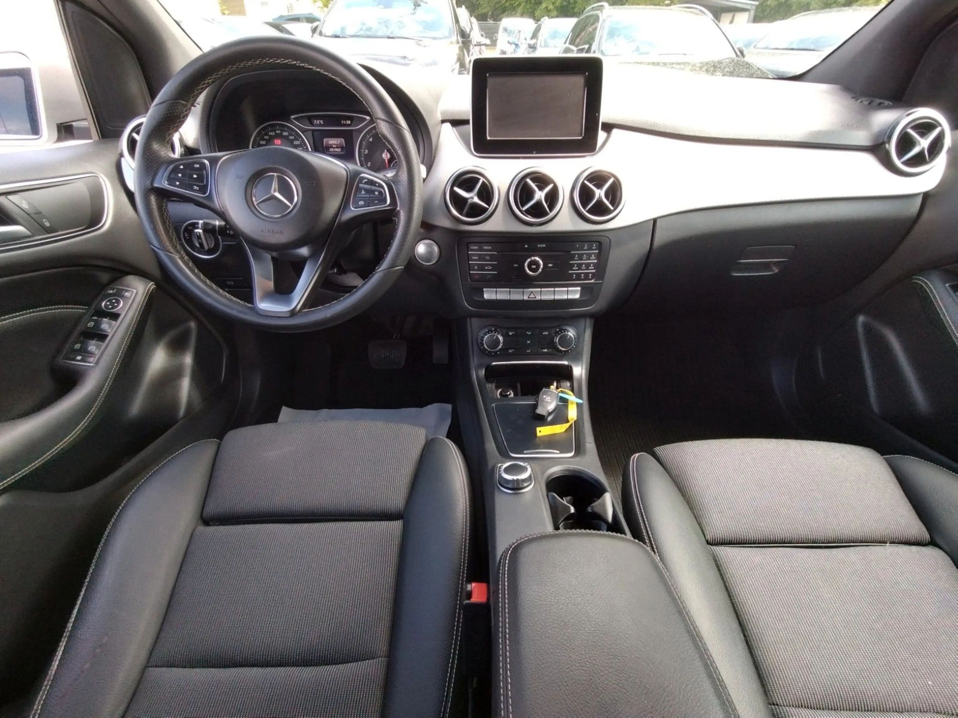 Mercedes-Benz B 200 +TÜV/NEU+GARANTIE+NAVI+PDC+SHZ+AHK+EURO 6 — photo 12