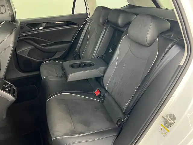 Volkswagen Passat view 15