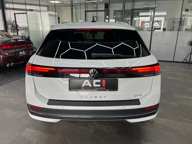 Volkswagen Passat view 7