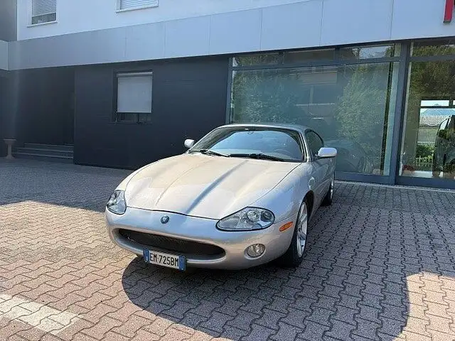 Jaguar XK8