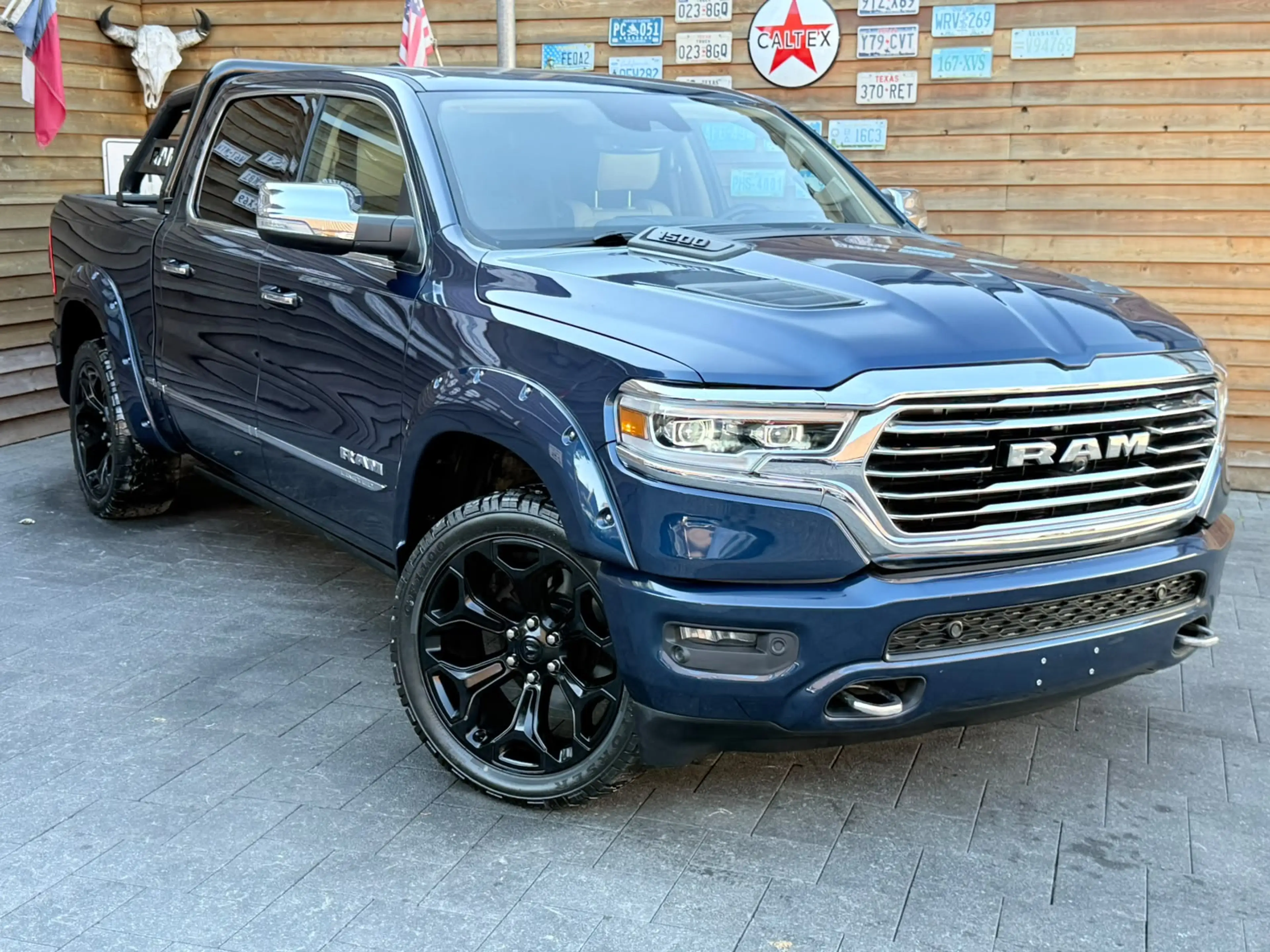 Dodge RAM 1500 5,7 Limited 4x4 LED Pano AHK Memory — photo 2