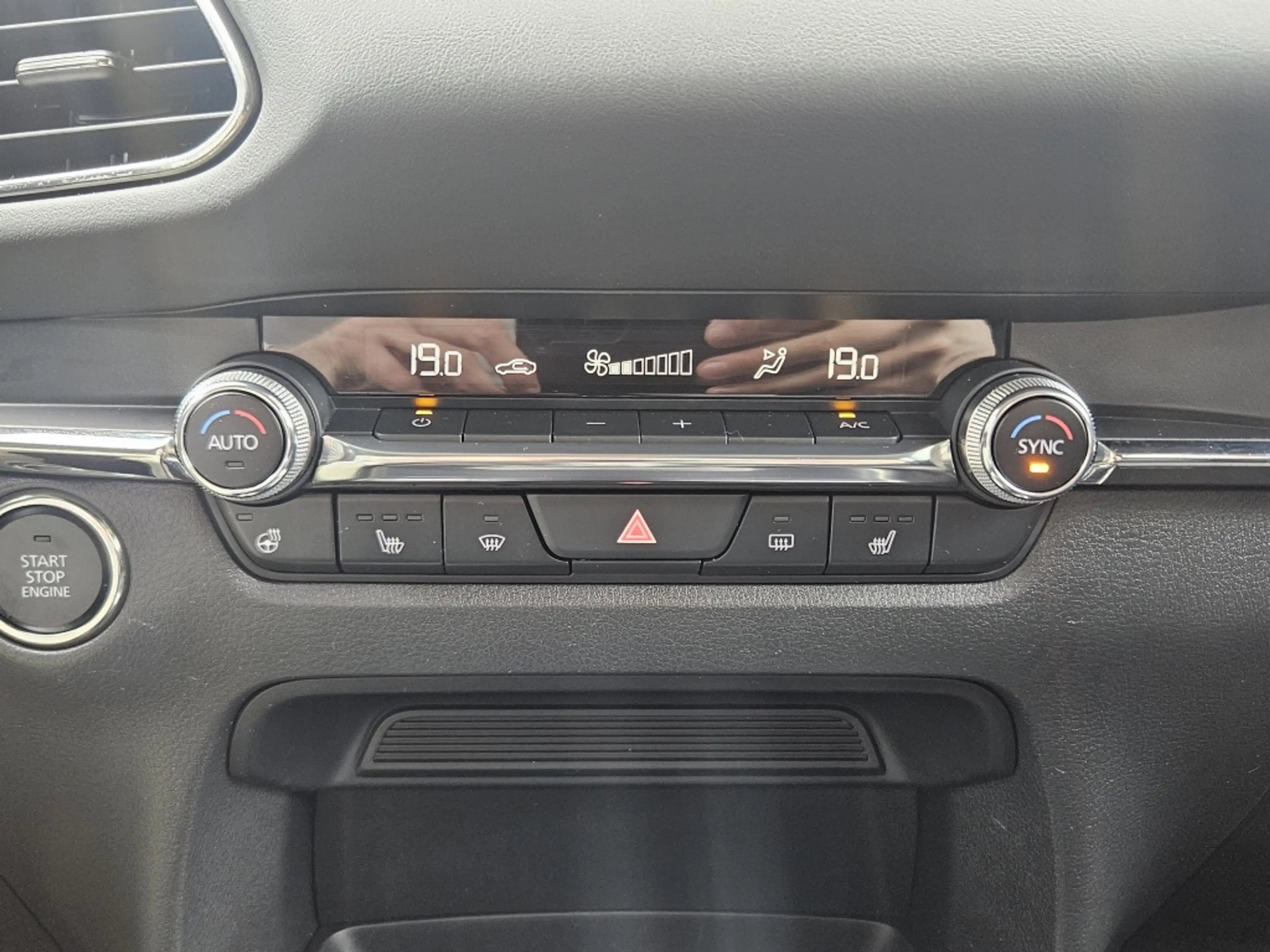 Mazda CX-30 2.0 E-Skyactive-X / Bose / Climate Contr. / Verwar — photo 22