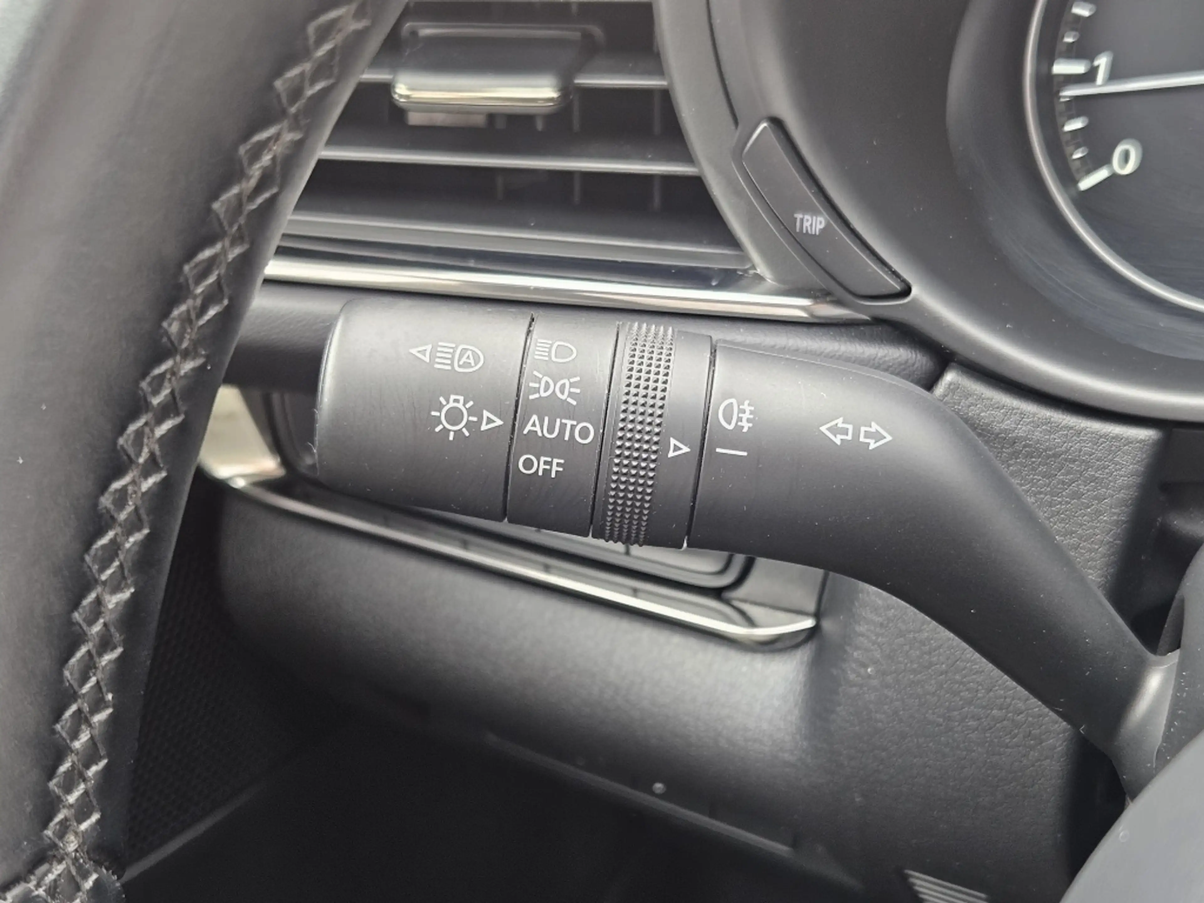 Mazda CX-30 2.0 E-Skyactive-X / Bose / Climate Contr. / Verwar — photo 17