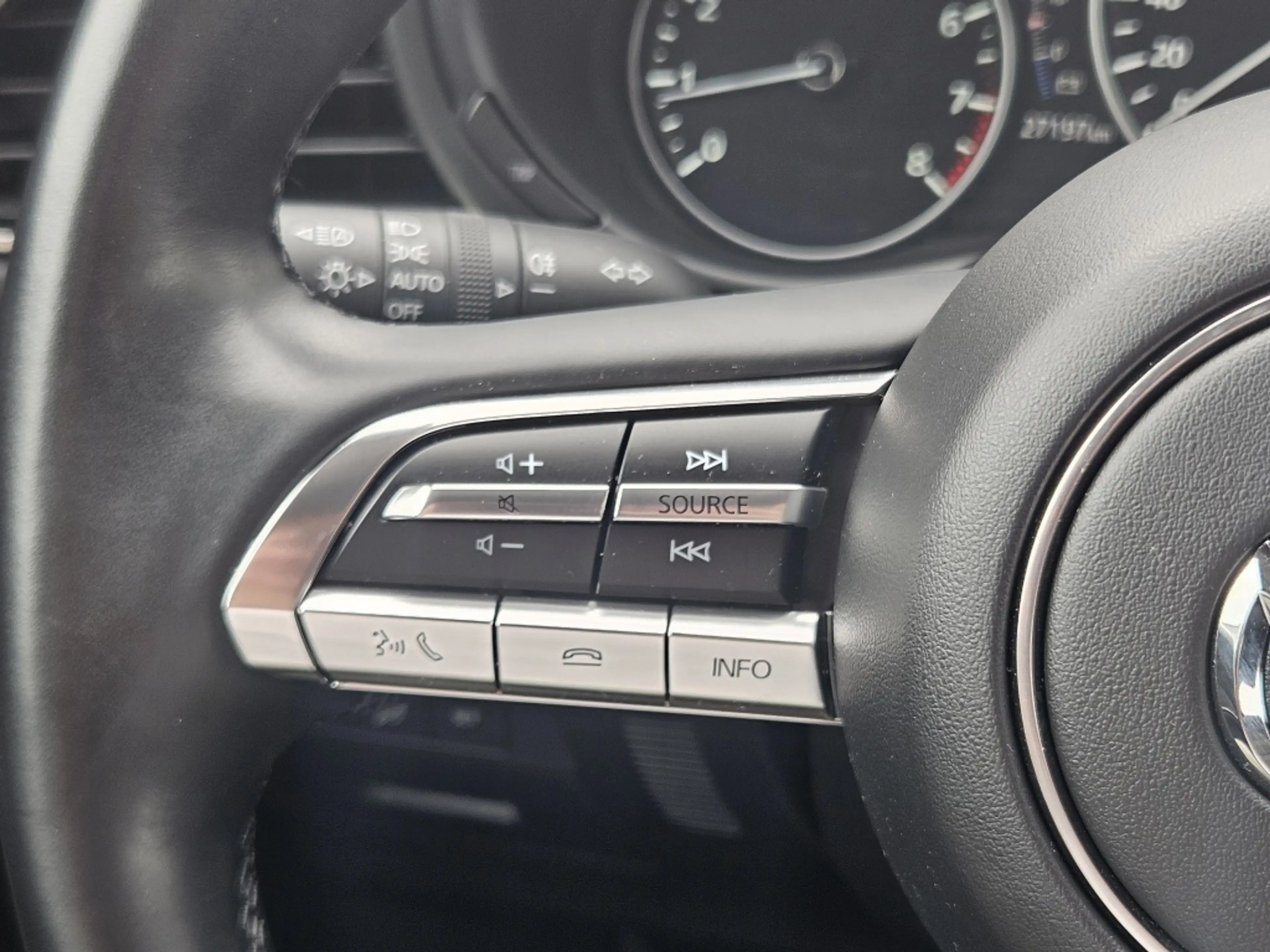Mazda CX-30 2.0 E-Skyactive-X / Bose / Climate Contr. / Verwar — photo 15