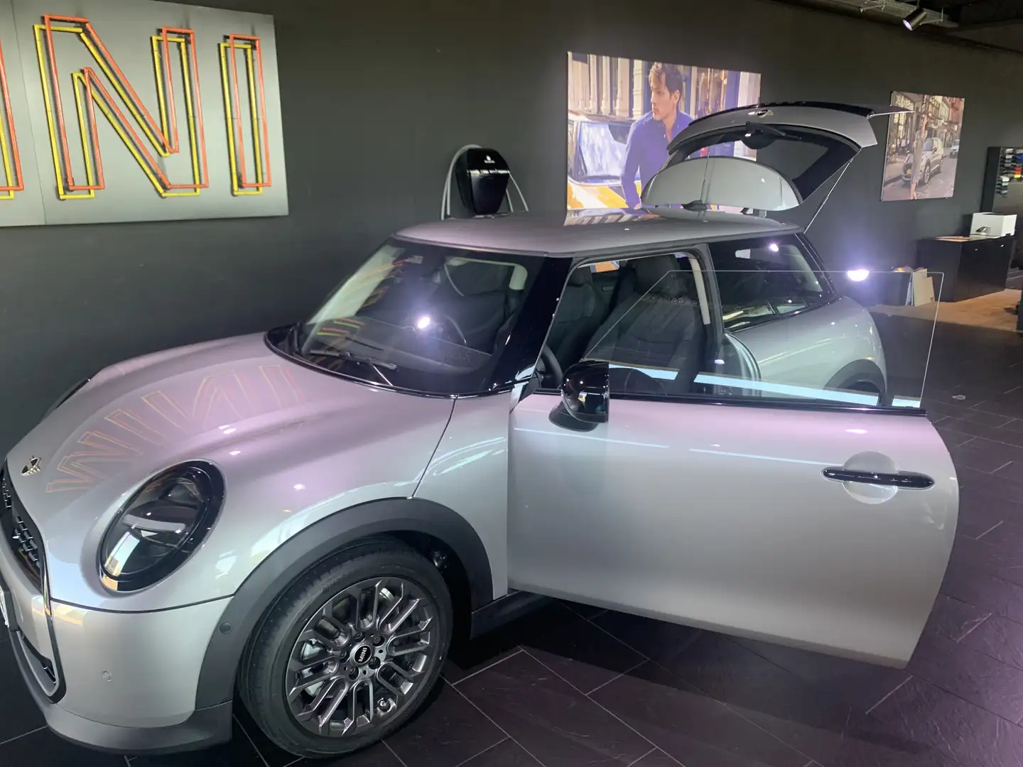 MINI Cooper C Navi, Kamera, Automatik, 5 Wochen alt - 1