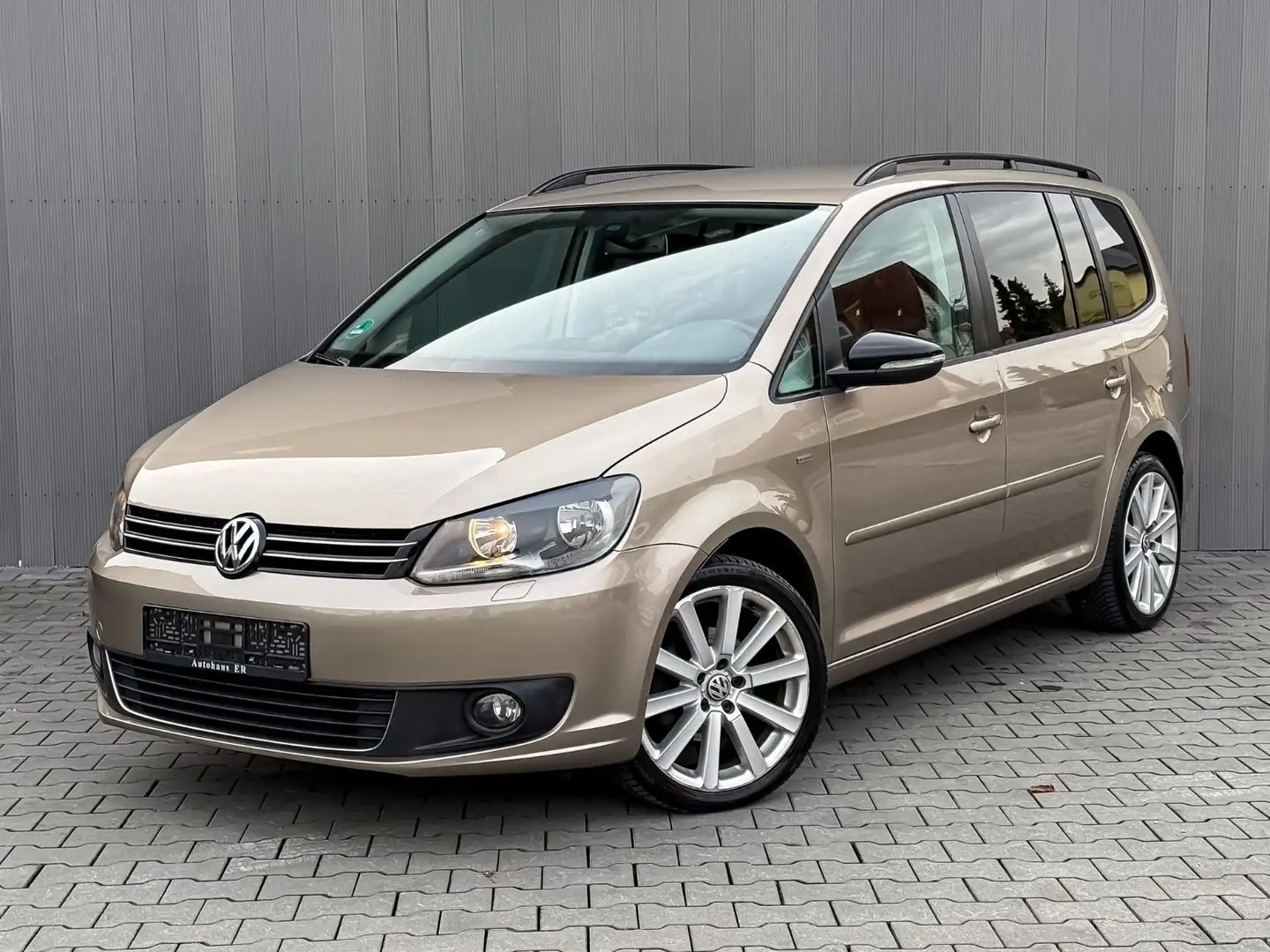 Volkswagen Touran Match 7-SITZ|LEDER|SHZ|PDC|TEMPO|18"|AHK Beige - 1