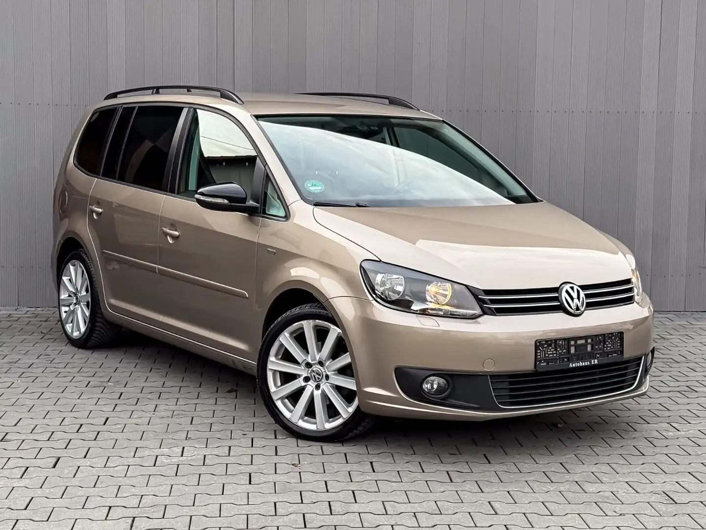 Volkswagen Touran Match 7-SITZ|LEDER|SHZ|PDC|TEMPO|18"|AHK Beige - 2