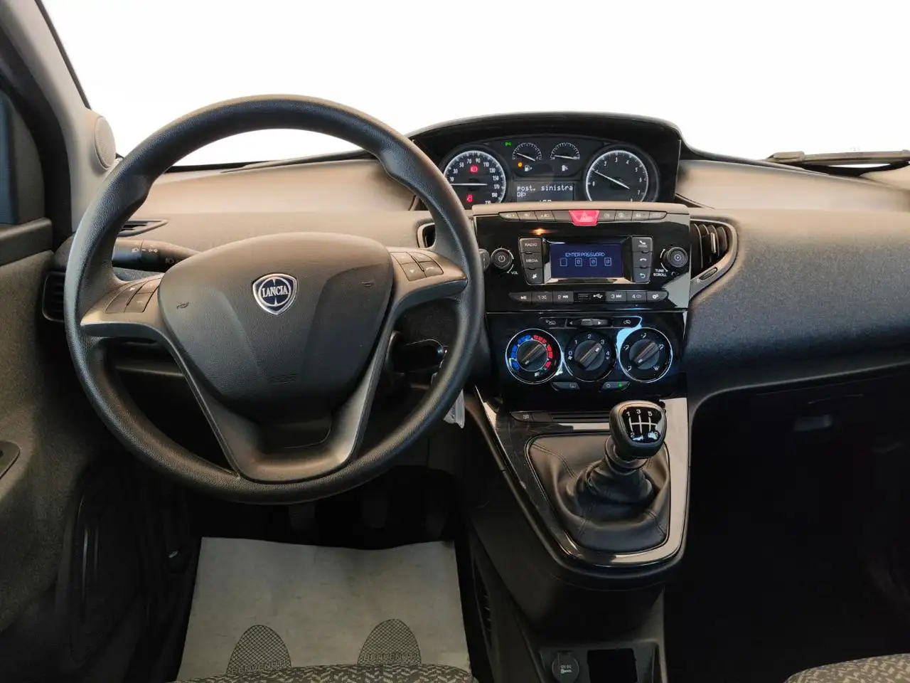 Lancia Ypsilon 2022 — фото 8