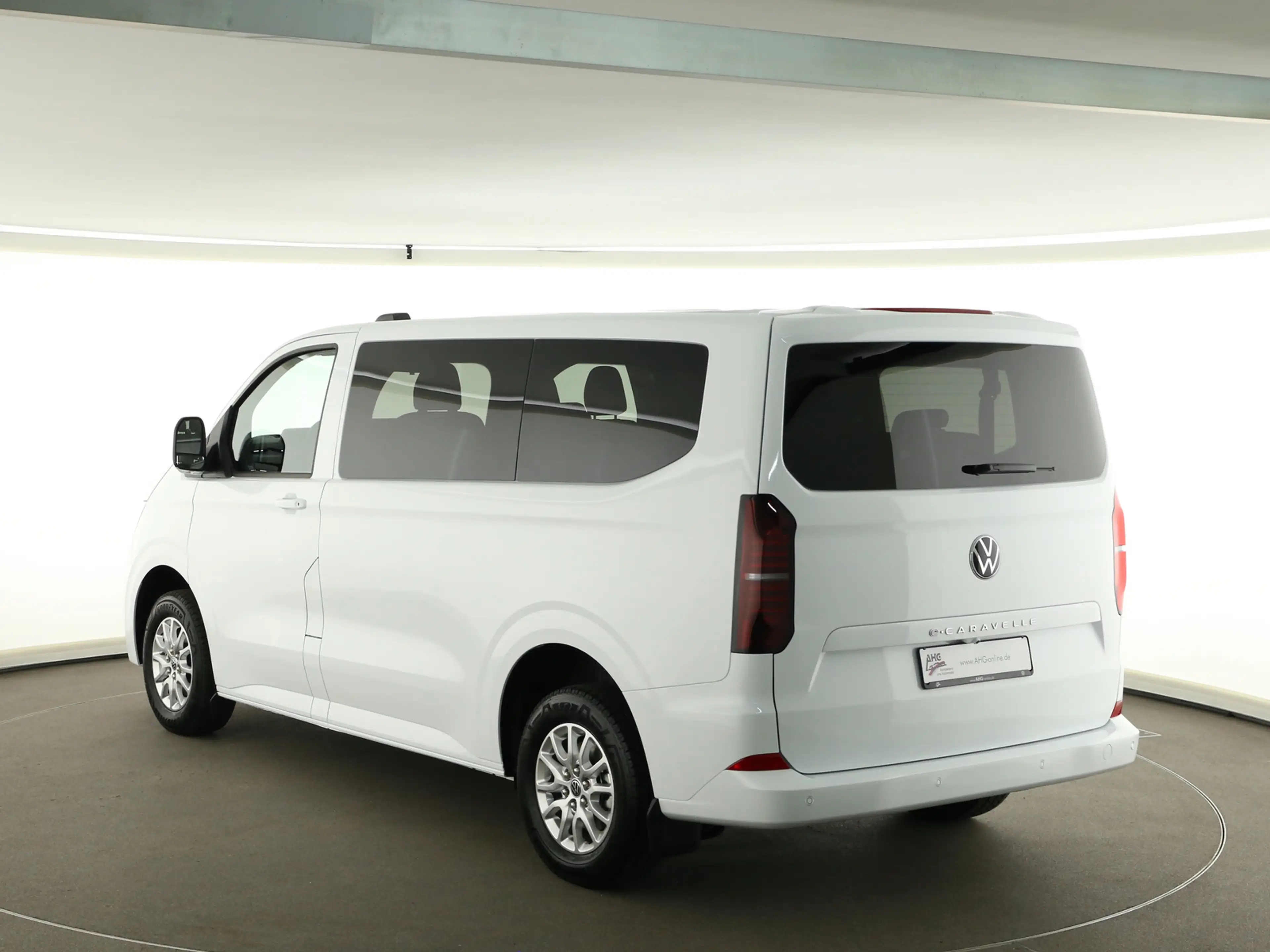 Volkswagen T7 Caravelle Life BEV 1-Gang e-Caravelle — photo 5