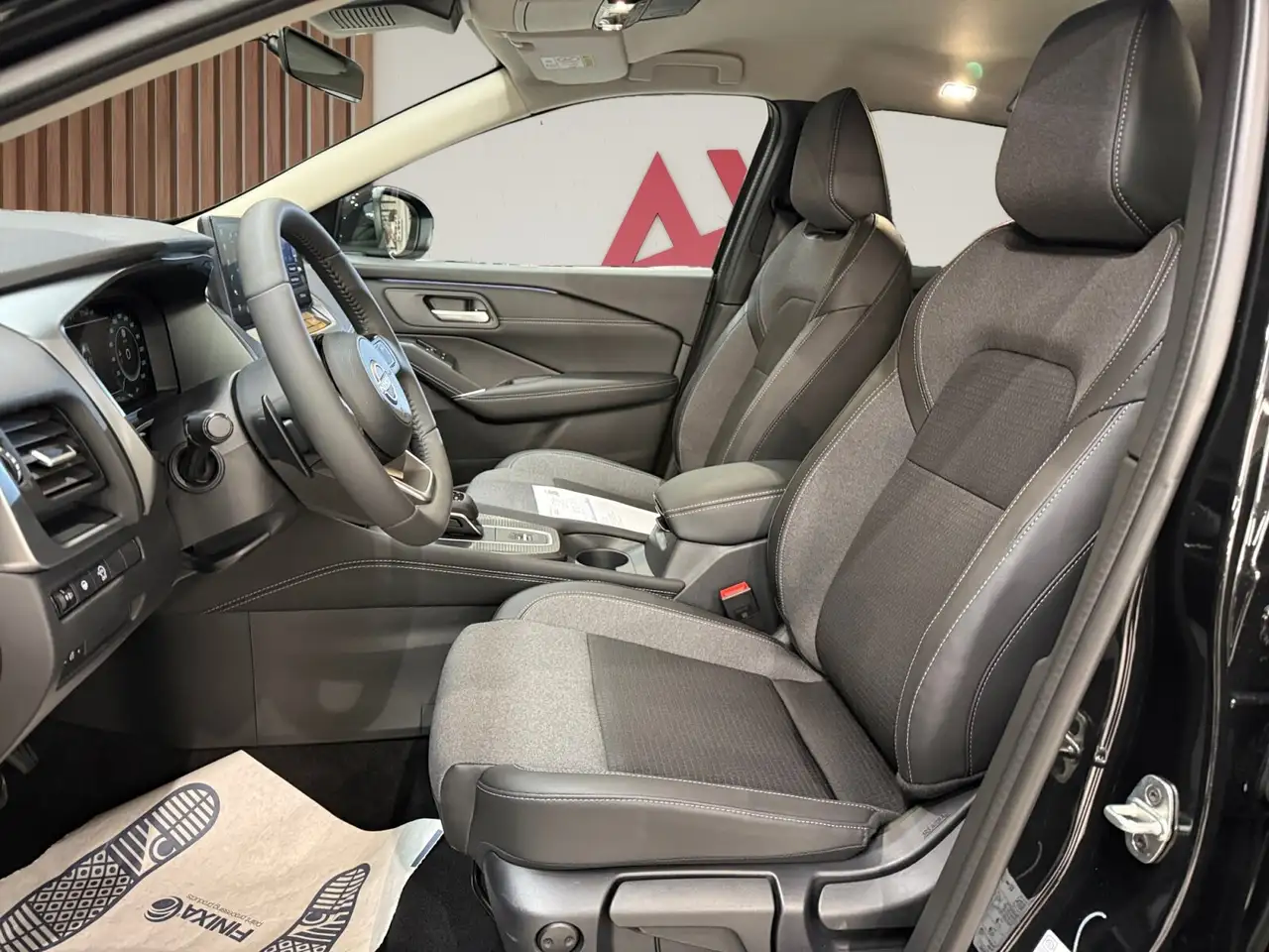 Nissan Qashqai N-Connecta 1.3 DIG-T X-Tronic ** Cold Pack | Ad... 13