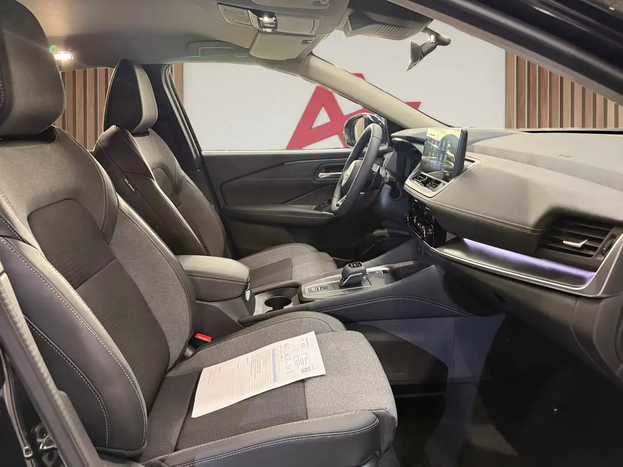 Nissan Qashqai N-Connecta 1.3 DIG-T X-Tronic ** Cold Pack | Ad... 29
