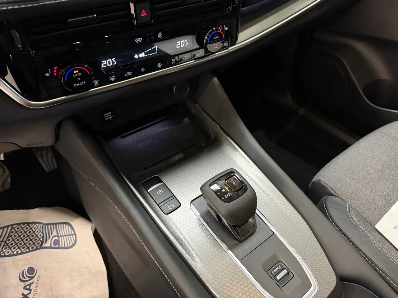 Nissan Qashqai N-Connecta 1.3 DIG-T X-Tronic ** Cold Pack | Ad... 18