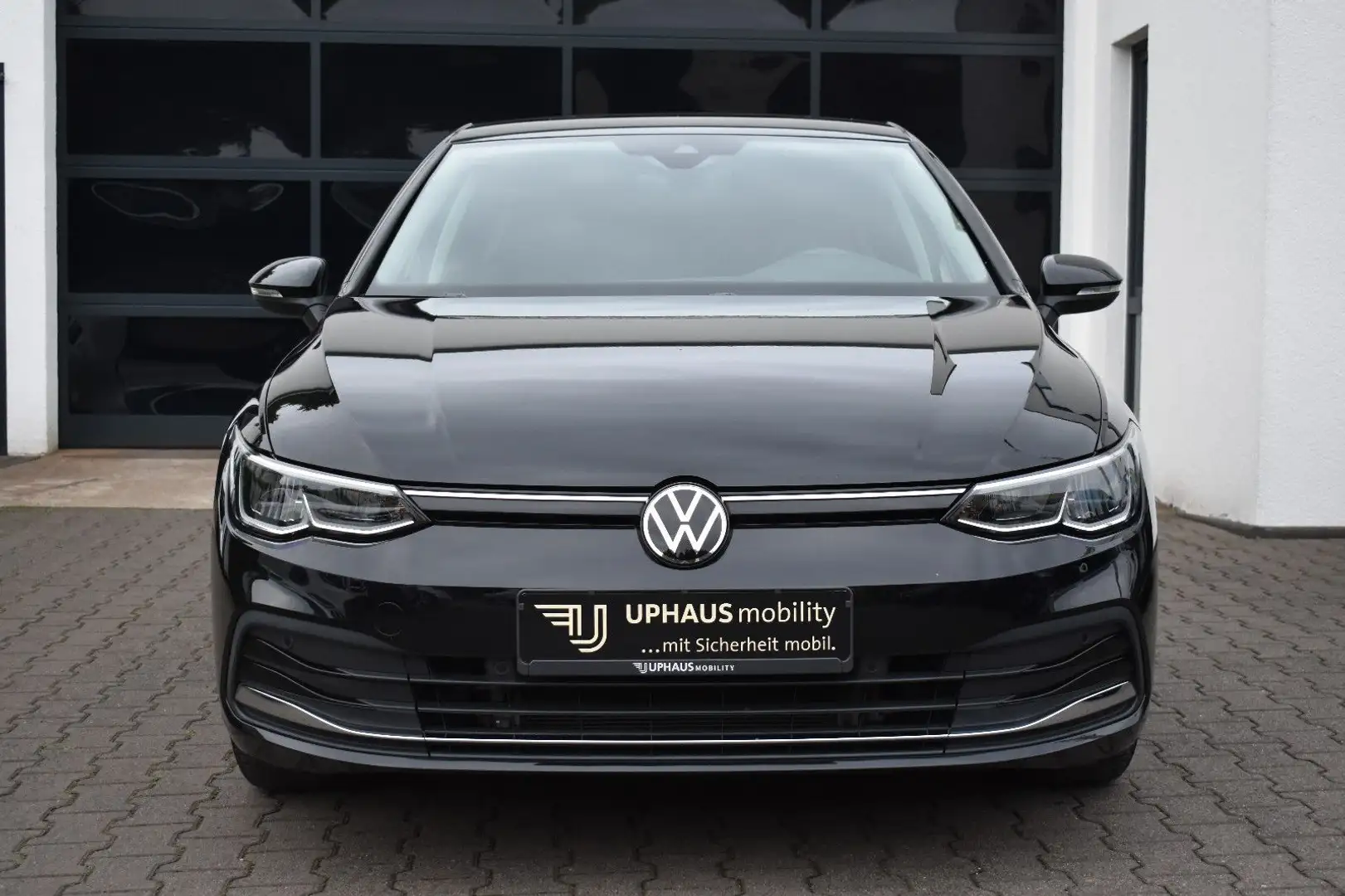 Volkswagen Golf VIII Lim. Active 1,5 eTSI DSG*Navi*LED*ACC Negro - 2