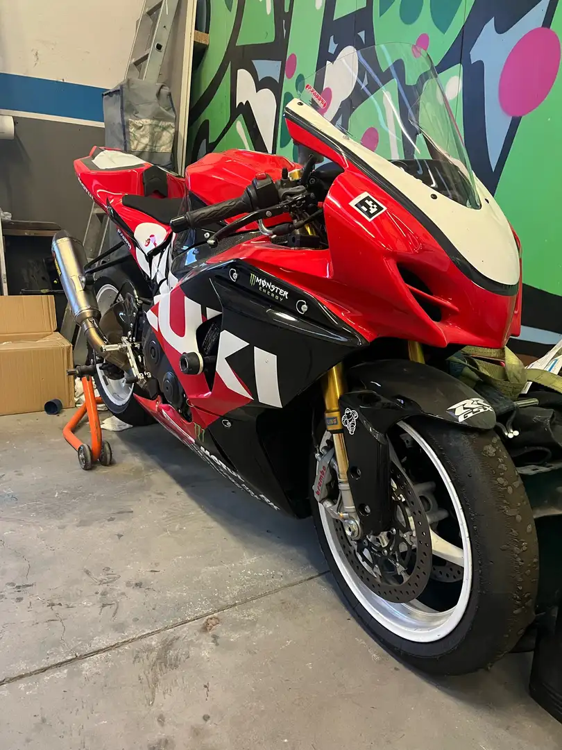 Suzuki GSX-R 1000 Red - 1