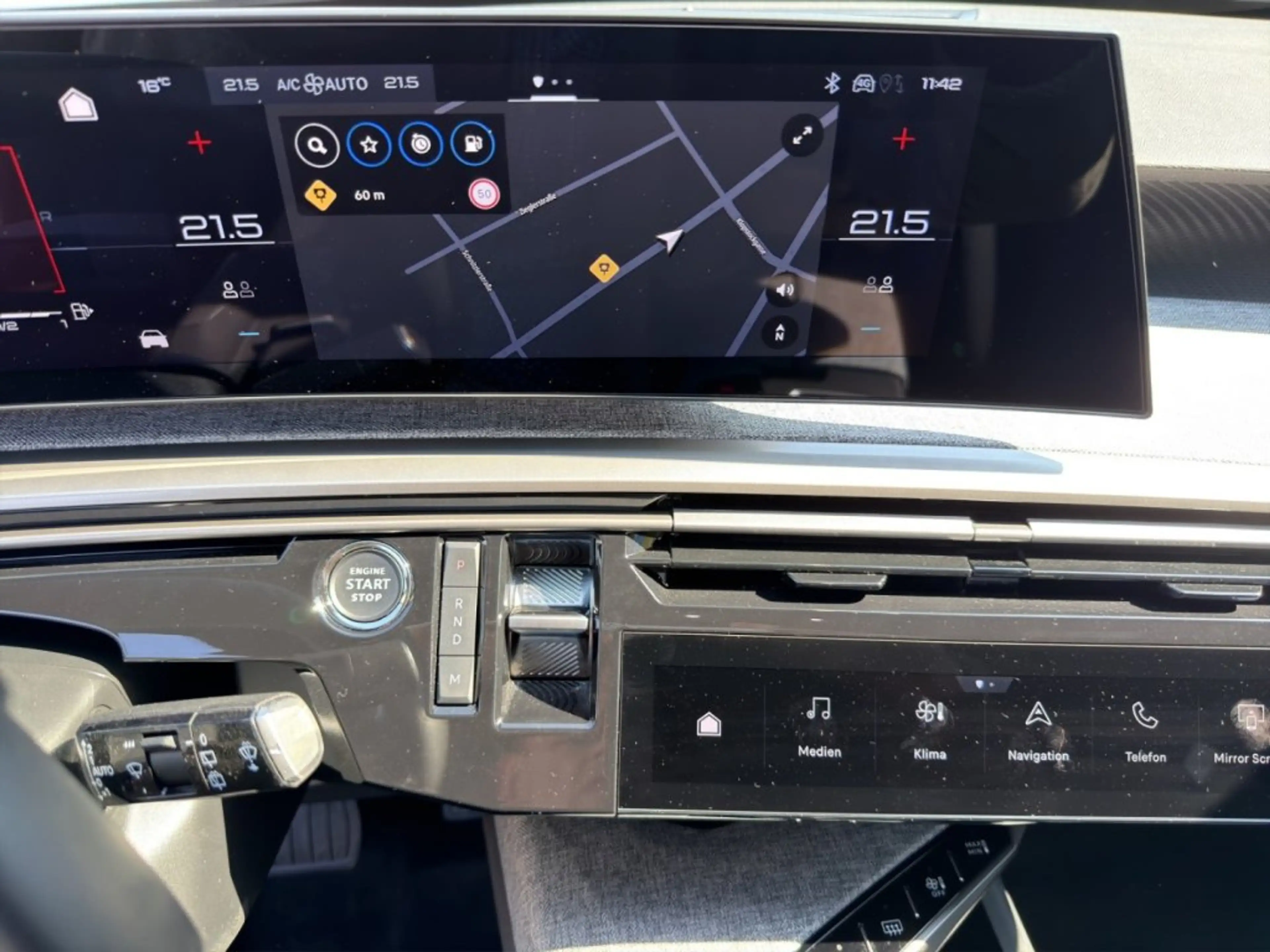 Peugeot 5008 ALLURE Hybrid 145 e-DCS6 — photo 11