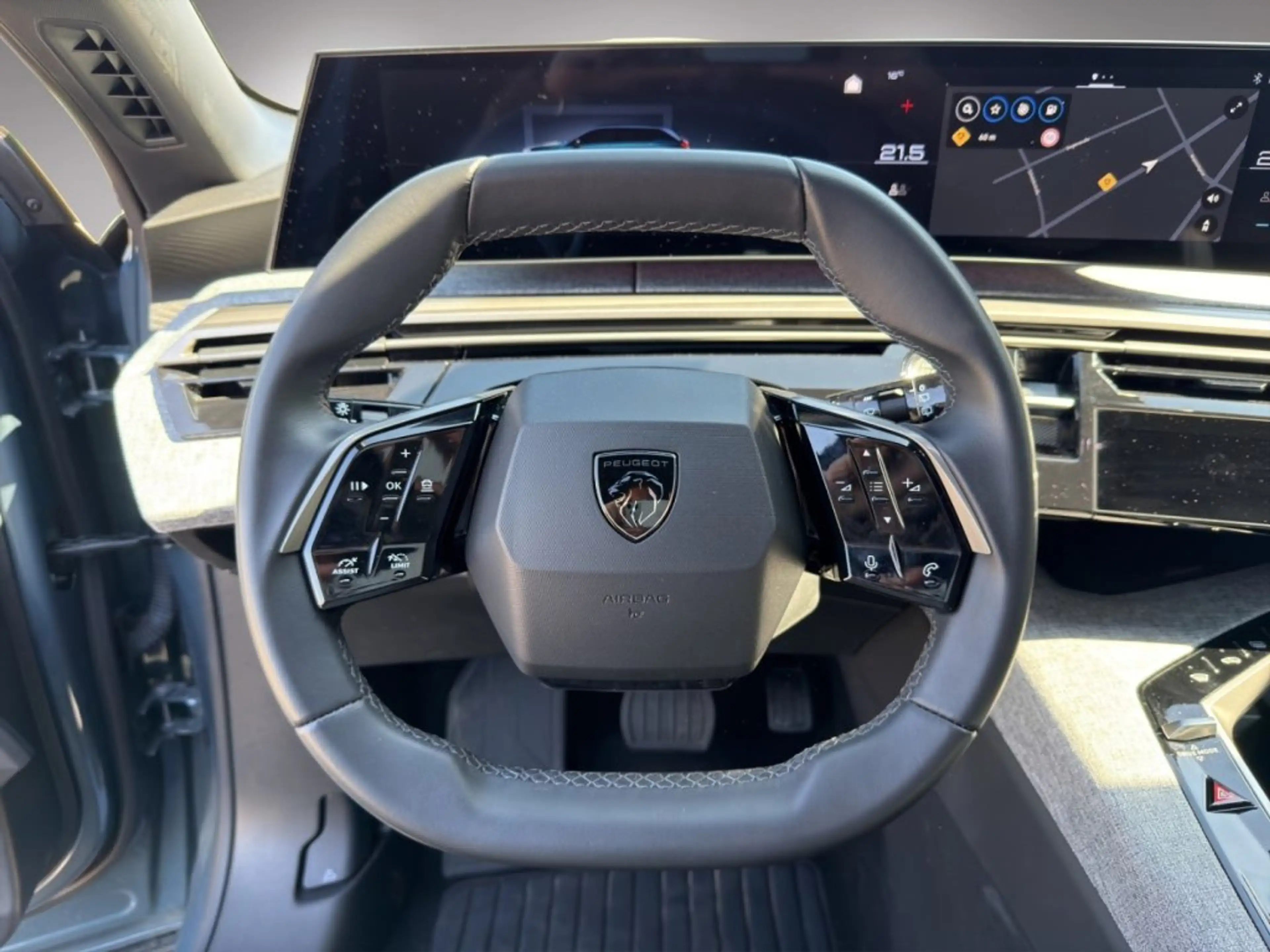 Peugeot 5008 ALLURE Hybrid 145 e-DCS6 — photo 8