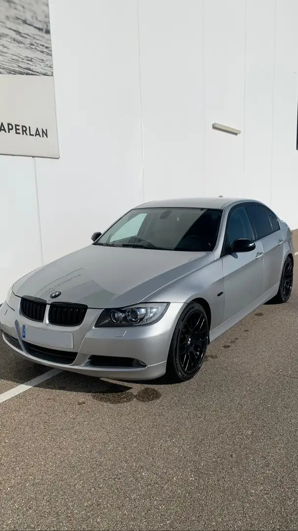 BMW 325 325i Aut. Gris - 1