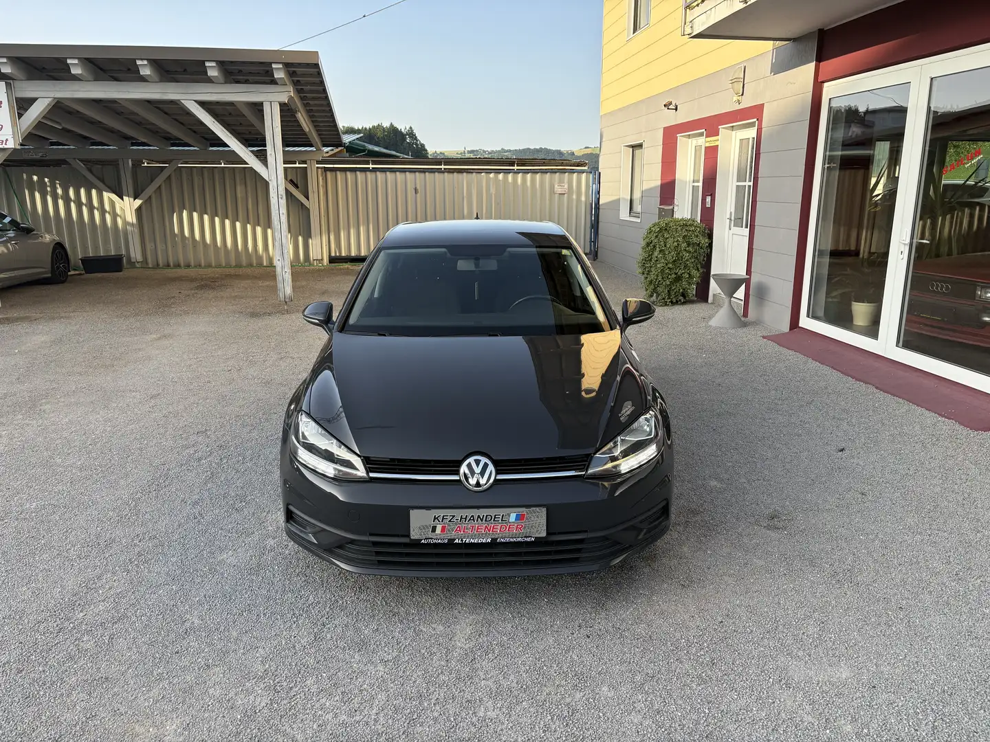 Volkswagen Golf 1,6 TDI 1.BESITZ Gris - 2