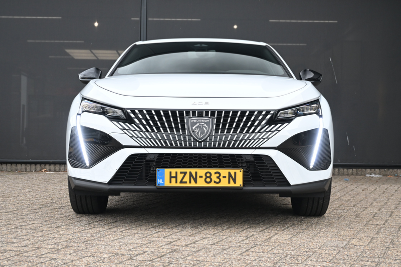 Peugeot 408 1.2 Hybrid 145 e-DCS6 GT | Adaptive Cruise | 360 C — photo 4