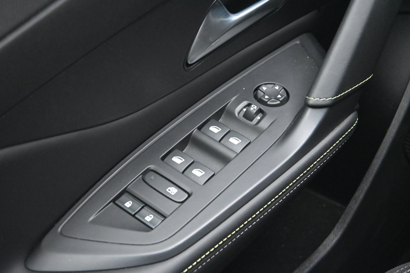 Peugeot 408 1.2 Hybrid 145 e-DCS6 GT | Adaptive Cruise | 360 C — photo 14