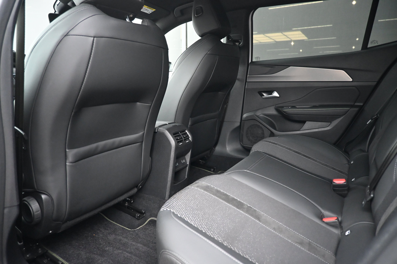 Peugeot 408 1.2 Hybrid 145 e-DCS6 GT | Adaptive Cruise | 360 C — photo 8