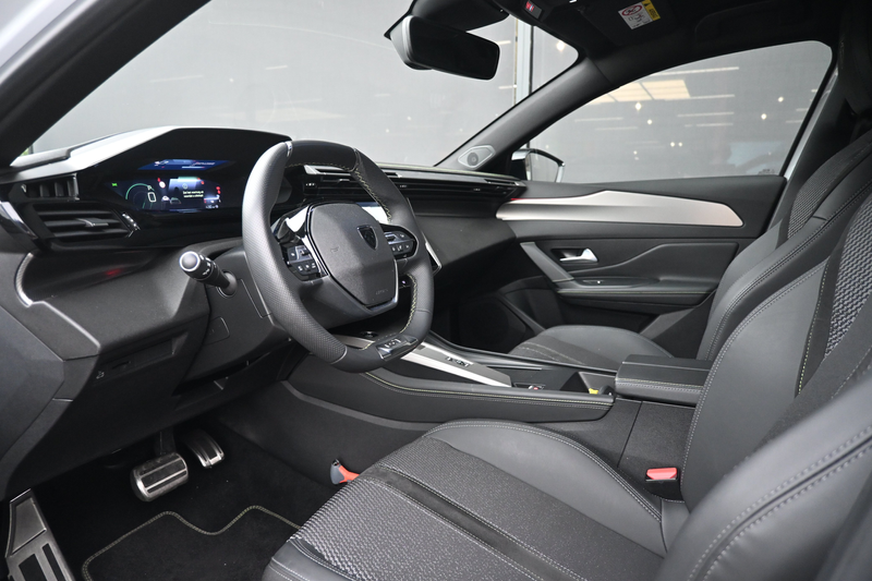 Peugeot 408 1.2 Hybrid 145 e-DCS6 GT | Adaptive Cruise | 360 C — photo 6