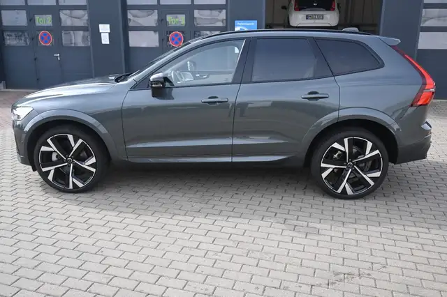 Volvo XC60 view 2