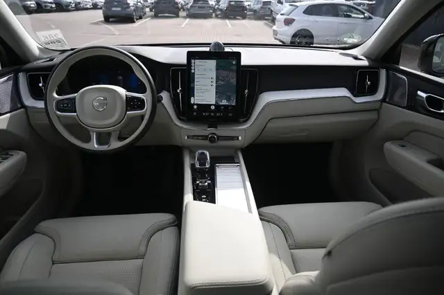 Volvo XC60 view 15