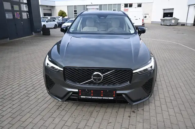 Volvo XC60 view 4