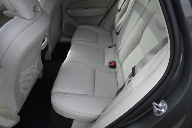 Volvo XC60 view 13