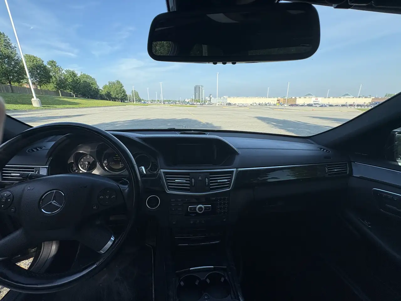 des-Benz E-Class снимка des-Benz E-Class