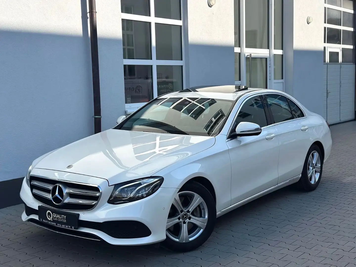 Mercedes-Benz E 300 9G Avantgarde DESIGNO *MULTIBEAM*SHD*KAME* Blanco - 2