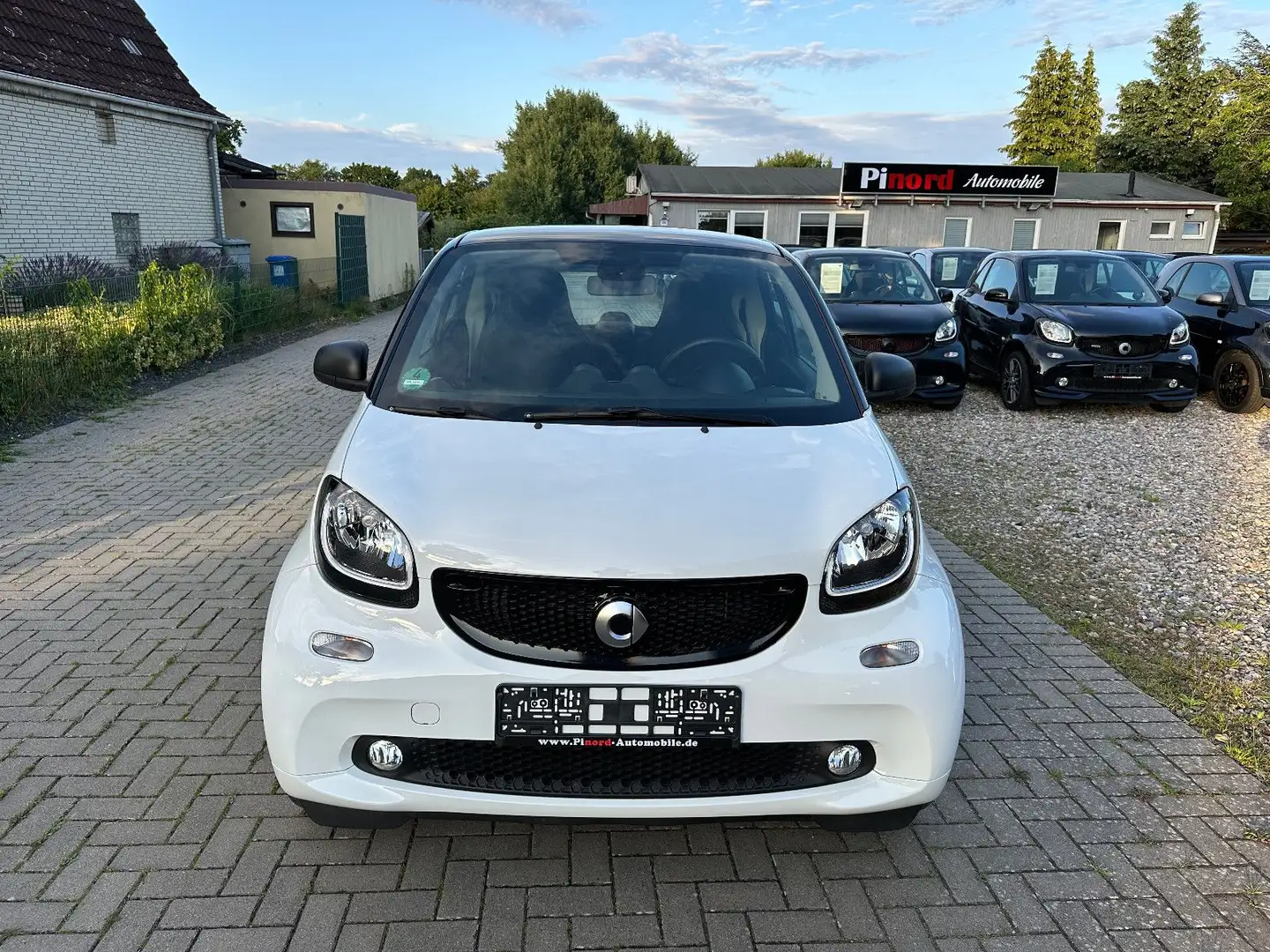 smart forTwo Passion AUTOMATIK-LED-NAVI-PANO-S.HEIZ Weiß - 2