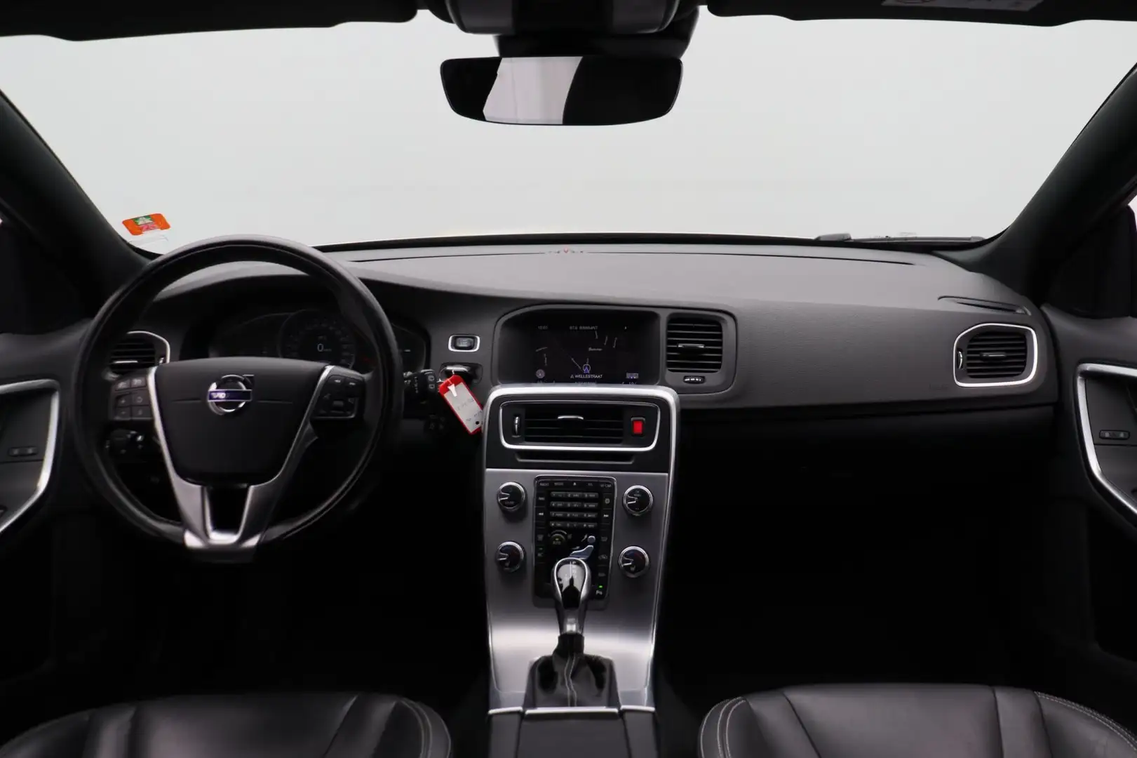 Volvo V60 1.5 T3 Polar+ Dynamic Leder Origineel NL Navigatie Braun - 2